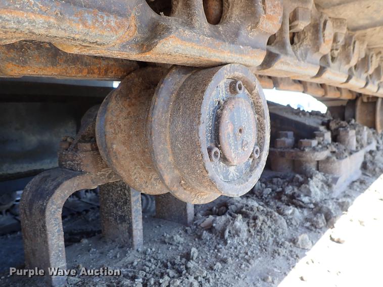 image for item DF1213 2002 John Deere 450C LC excavator