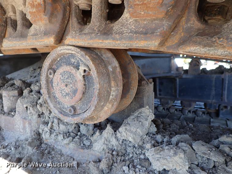 image for item DF1213 2002 John Deere 450C LC excavator