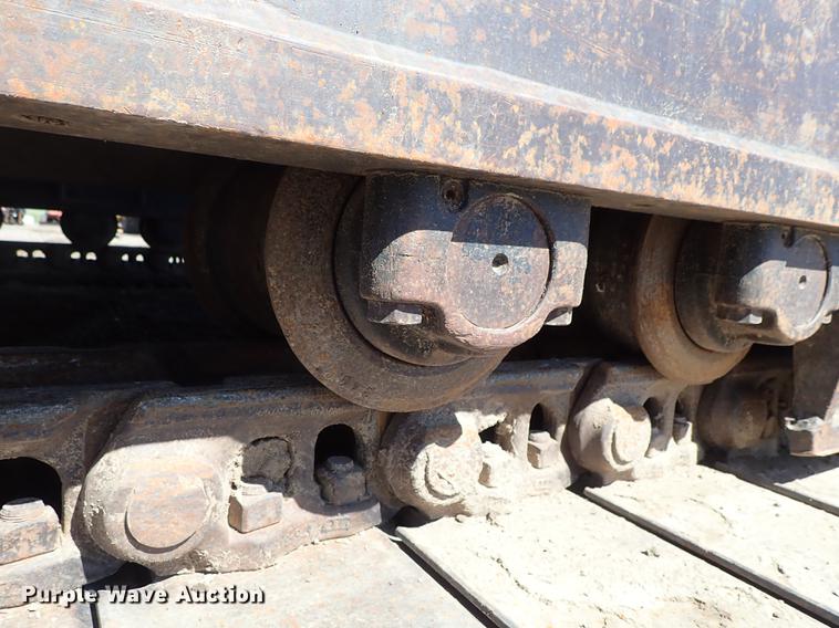 image for item DF1213 2002 John Deere 450C LC excavator