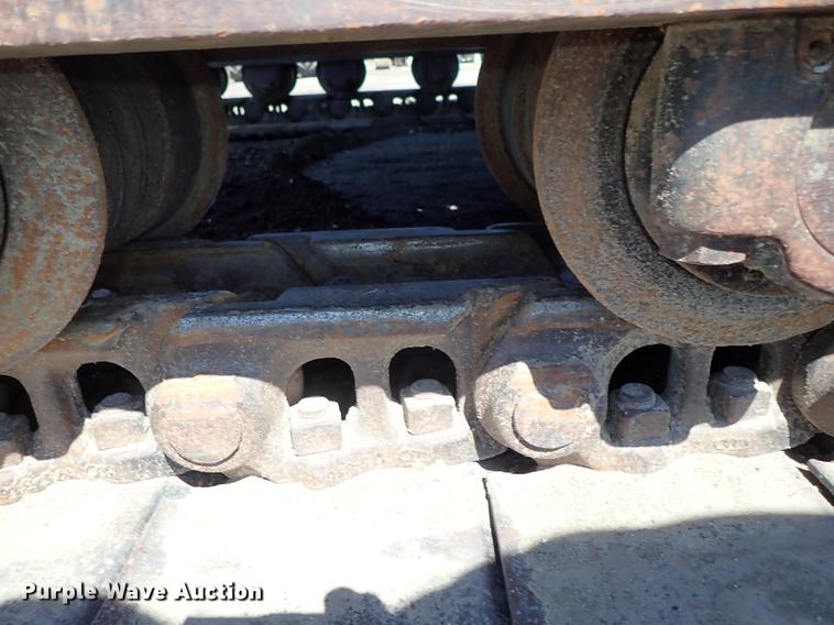 image for item DF1213 2002 John Deere 450C LC excavator