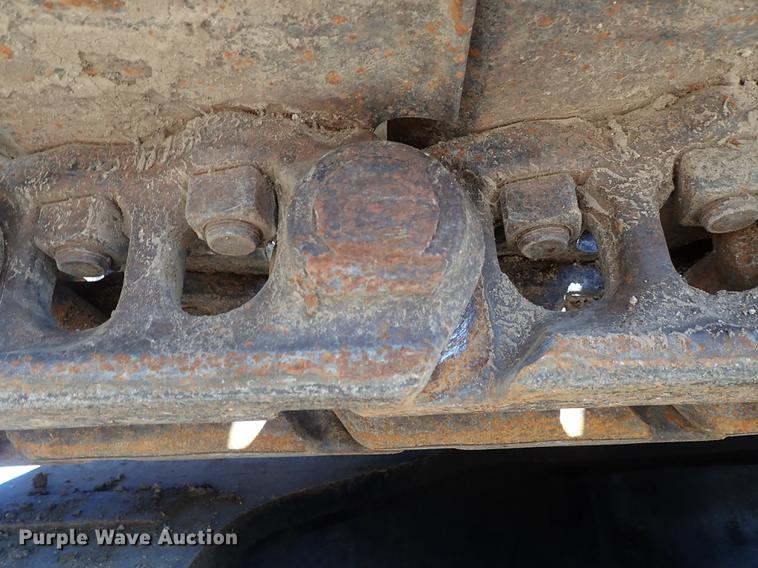 image for item DF1213 2002 John Deere 450C LC excavator