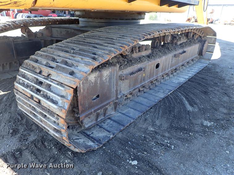 image for item DF1213 2002 John Deere 450C LC excavator