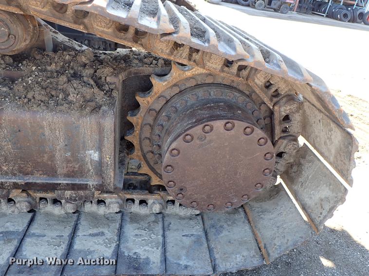 image for item DF1213 2002 John Deere 450C LC excavator