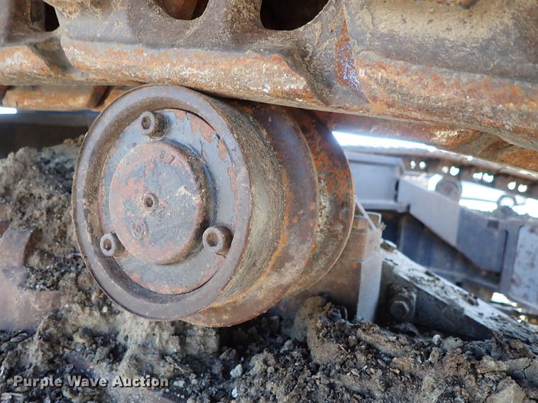 image for item DF1213 2002 John Deere 450C LC excavator