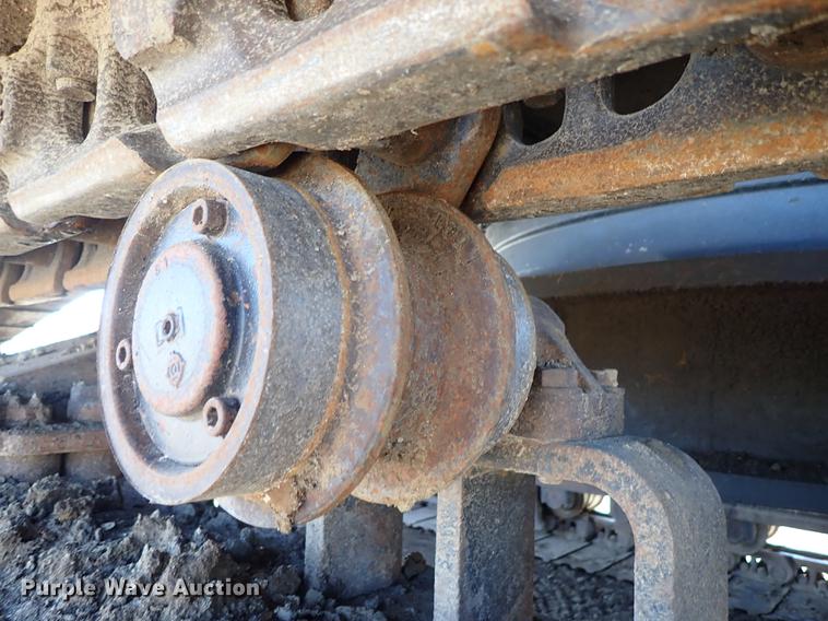 image for item DF1213 2002 John Deere 450C LC excavator