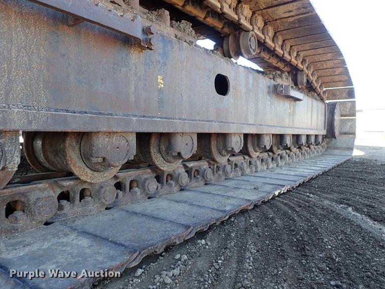 image for item DF1213 2002 John Deere 450C LC excavator