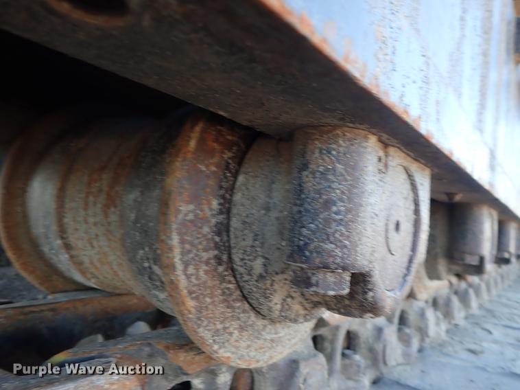 image for item DF1213 2002 John Deere 450C LC excavator