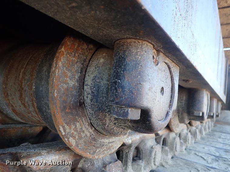 image for item DF1213 2002 John Deere 450C LC excavator