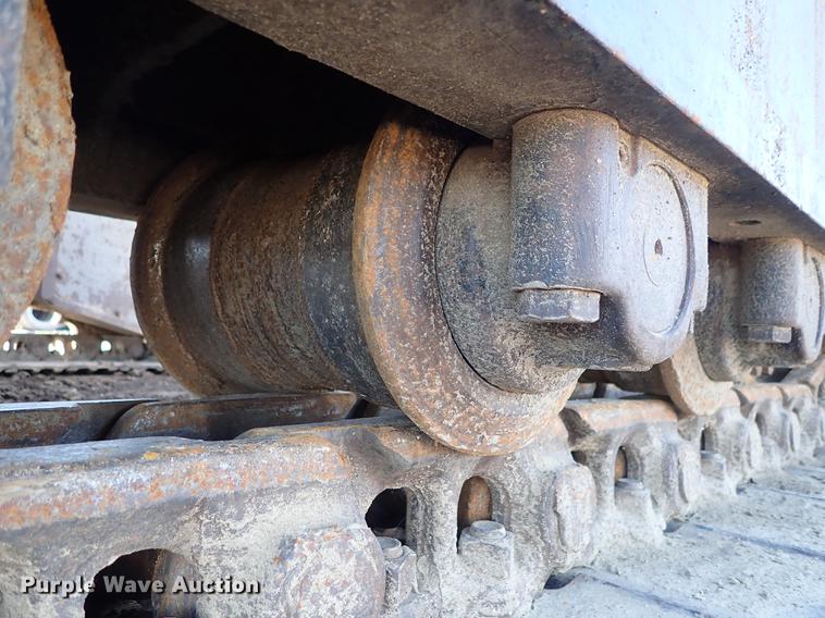 image for item DF1213 2002 John Deere 450C LC excavator