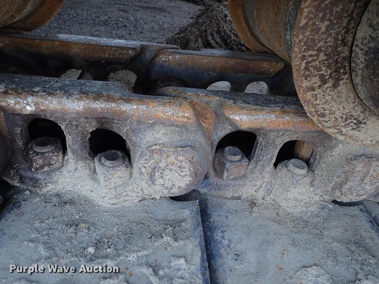 image for item DF1213 2002 John Deere 450C LC excavator