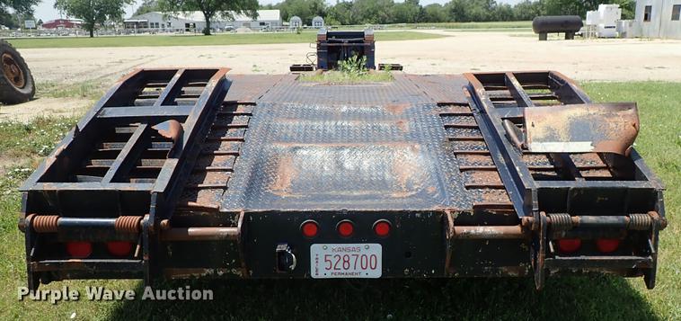 image for item DF1228 1995 Eager Beaver 35GSL lowboy equipment trailer