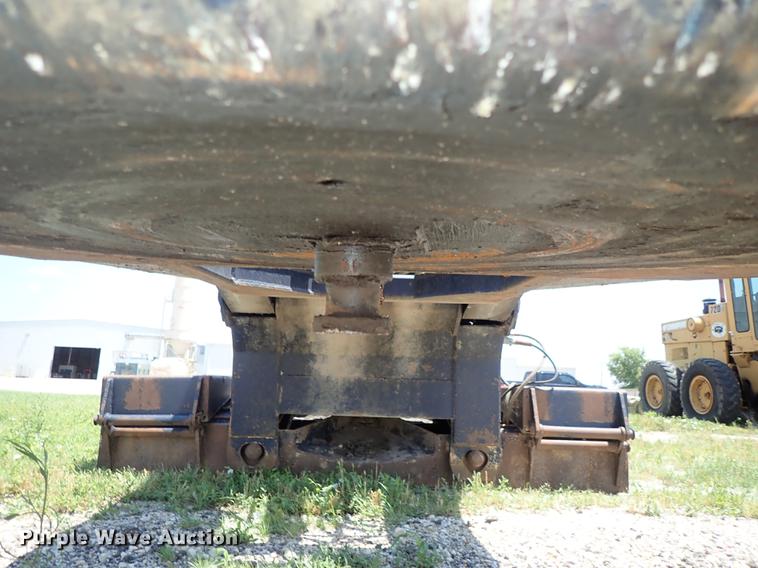 image for item DF1228 1995 Eager Beaver 35GSL lowboy equipment trailer