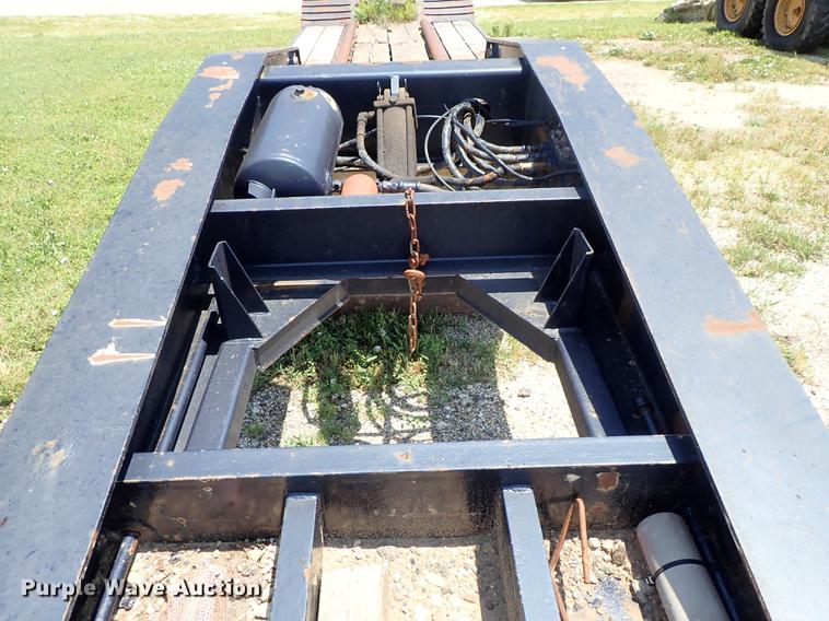 image for item DF1228 1995 Eager Beaver 35GSL lowboy equipment trailer