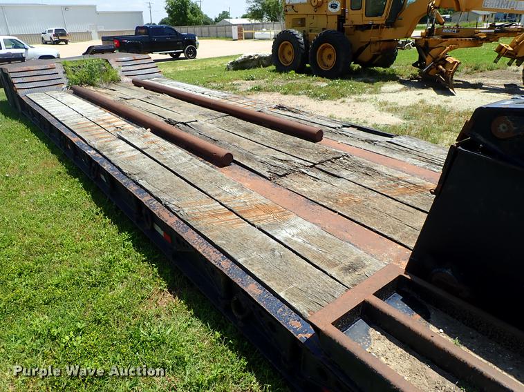 image for item DF1228 1995 Eager Beaver 35GSL lowboy equipment trailer