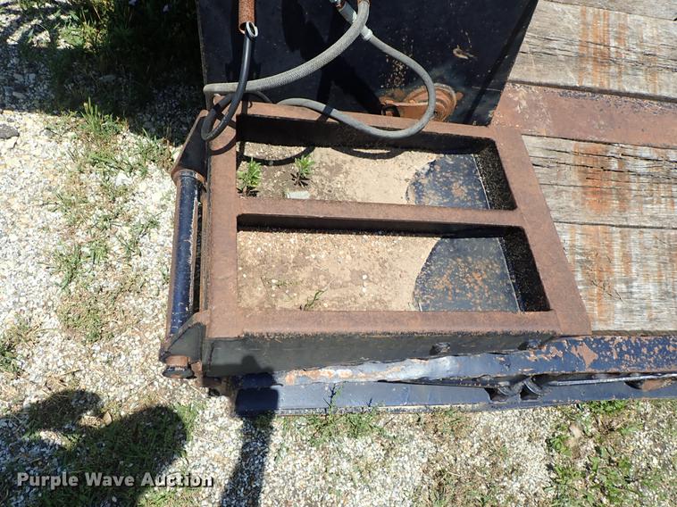 image for item DF1228 1995 Eager Beaver 35GSL lowboy equipment trailer