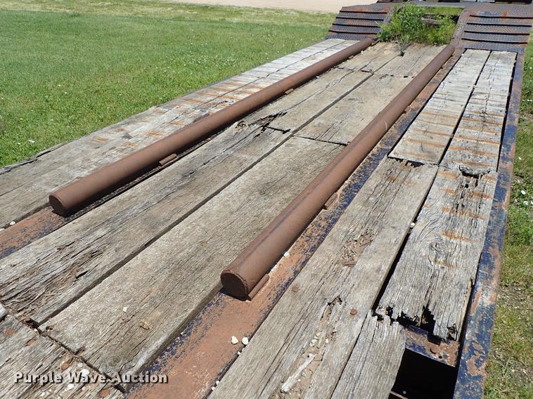 image for item DF1228 1995 Eager Beaver 35GSL lowboy equipment trailer