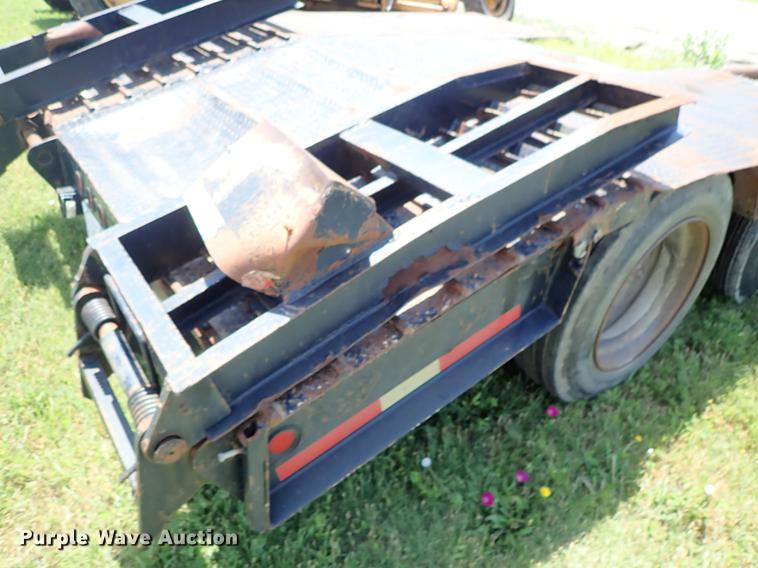 image for item DF1228 1995 Eager Beaver 35GSL lowboy equipment trailer