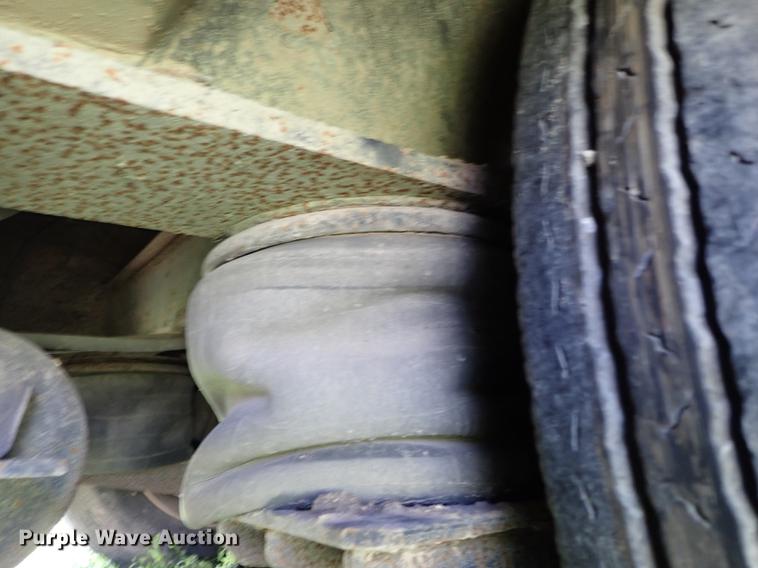 image for item DF1228 1995 Eager Beaver 35GSL lowboy equipment trailer