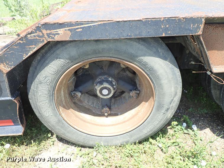 image for item DF1228 1995 Eager Beaver 35GSL lowboy equipment trailer