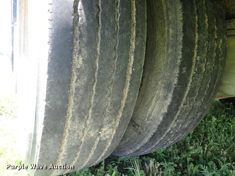 image for item DF1228 1995 Eager Beaver 35GSL lowboy equipment trailer