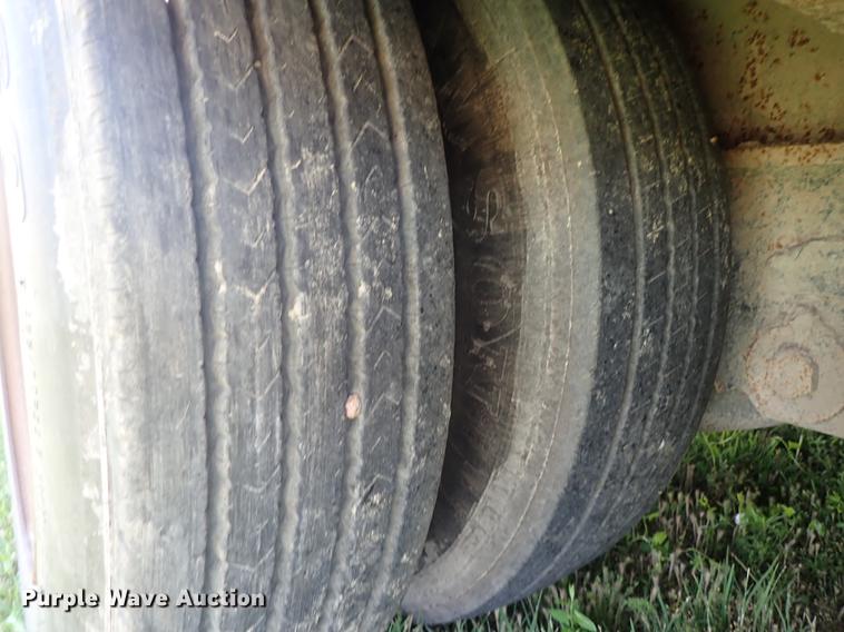 image for item DF1228 1995 Eager Beaver 35GSL lowboy equipment trailer