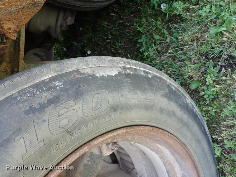 image for item DF1228 1995 Eager Beaver 35GSL lowboy equipment trailer