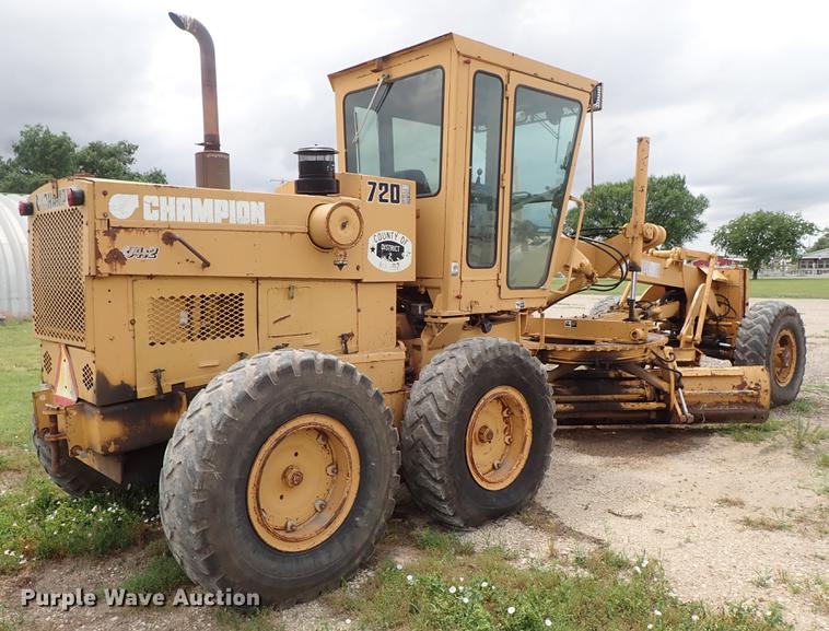 image for item DF1229 Champion 720 motor grader