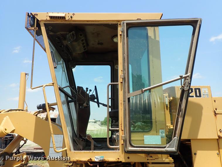 image for item DF1229 Champion 720 motor grader