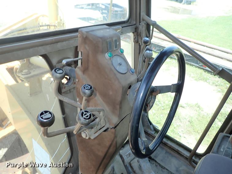 image for item DF1229 Champion 720 motor grader