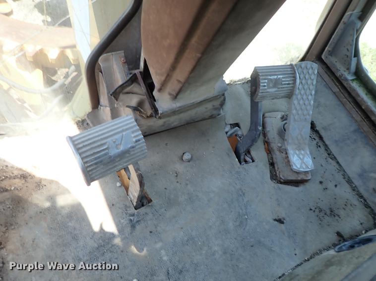 image for item DF1229 Champion 720 motor grader