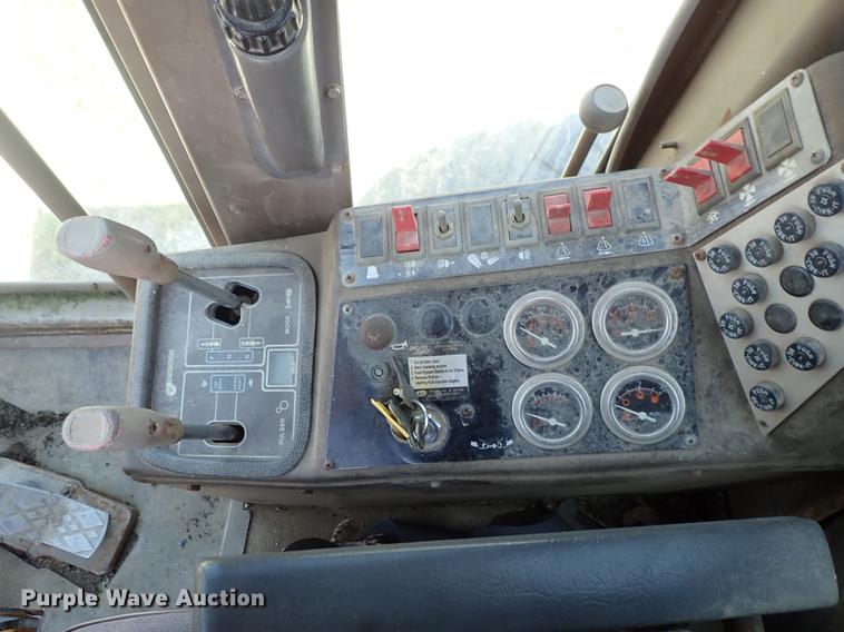 image for item DF1229 Champion 720 motor grader