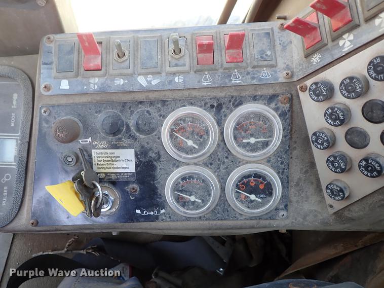 image for item DF1229 Champion 720 motor grader