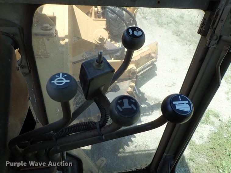 image for item DF1229 Champion 720 motor grader