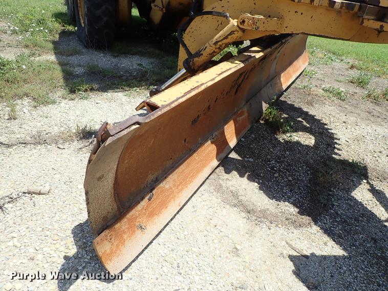 image for item DF1229 Champion 720 motor grader