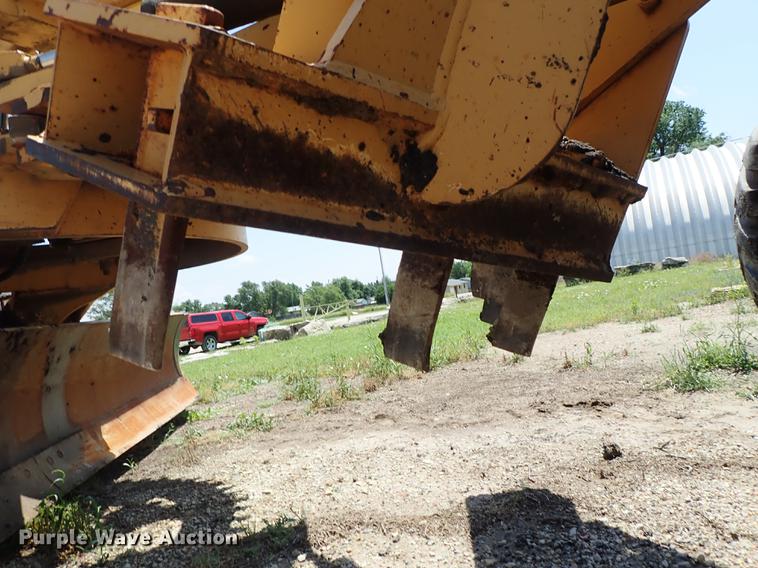 image for item DF1229 Champion 720 motor grader