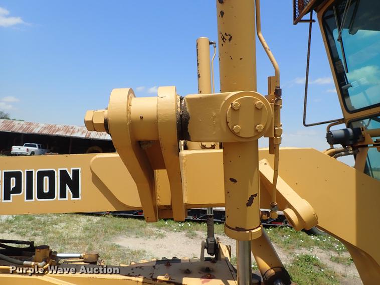 image for item DF1229 Champion 720 motor grader