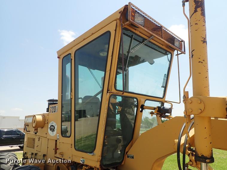 image for item DF1229 Champion 720 motor grader