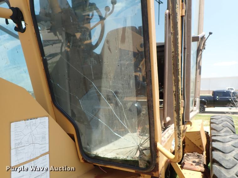 image for item DF1229 Champion 720 motor grader