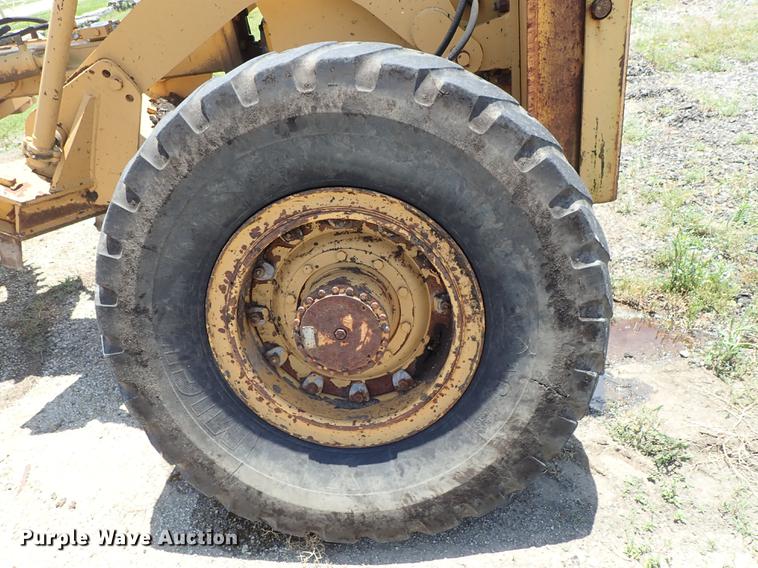 image for item DF1229 Champion 720 motor grader