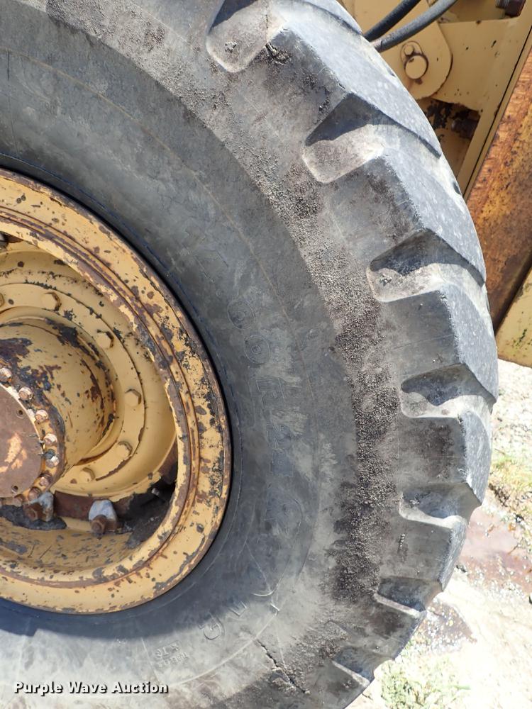 image for item DF1229 Champion 720 motor grader