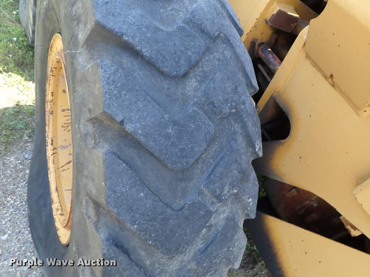 image for item DF1229 Champion 720 motor grader