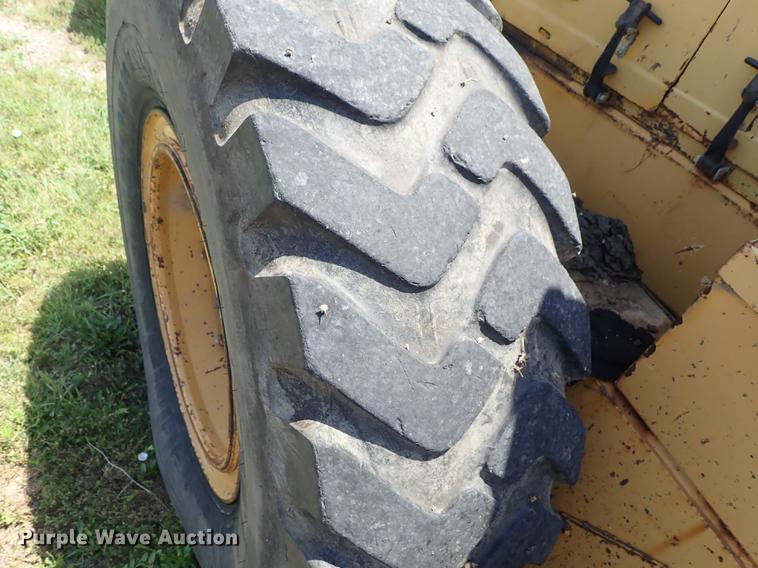 image for item DF1229 Champion 720 motor grader