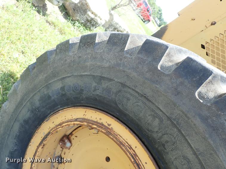 image for item DF1229 Champion 720 motor grader