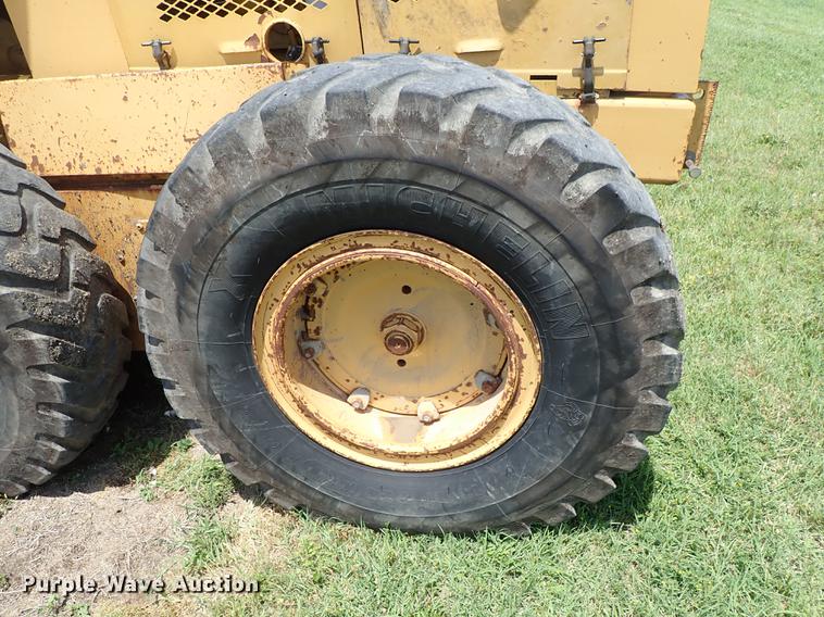 image for item DF1229 Champion 720 motor grader