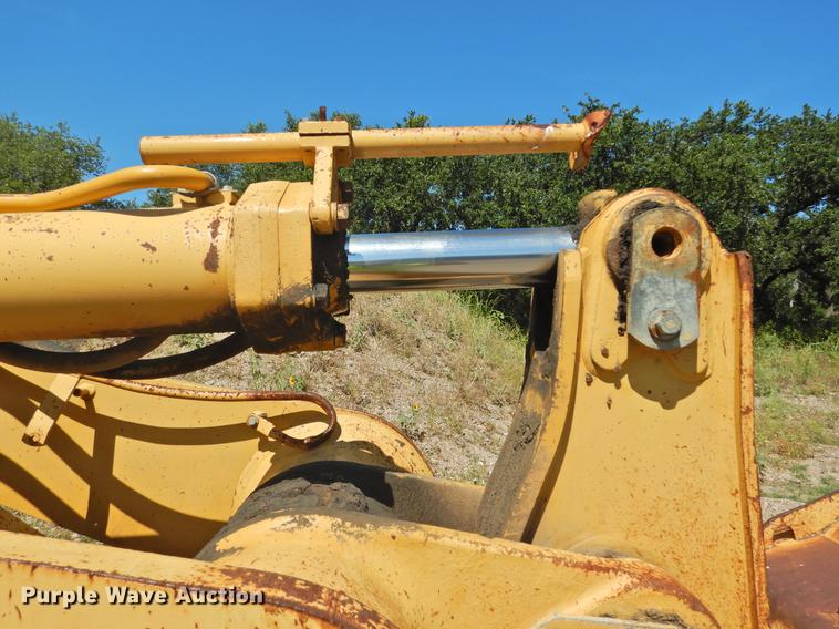 image for item DF2562 1999 Caterpillar 963C track loader