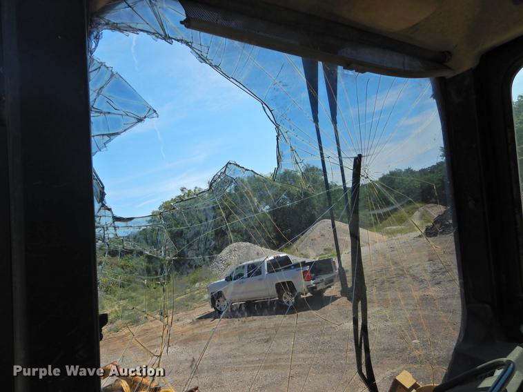 image for item DF2562 1999 Caterpillar 963C track loader