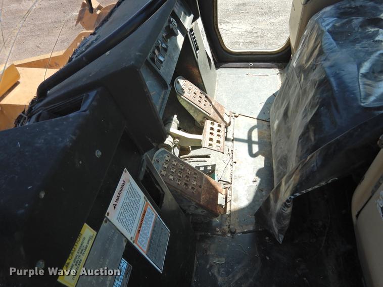 image for item DF2562 1999 Caterpillar 963C track loader