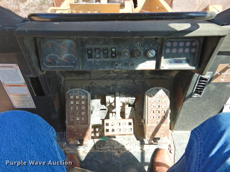 image for item DF2562 1999 Caterpillar 963C track loader