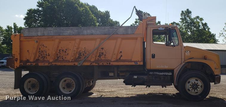 image for item DF3485 2004 Freightliner Business Class M2 dump truck