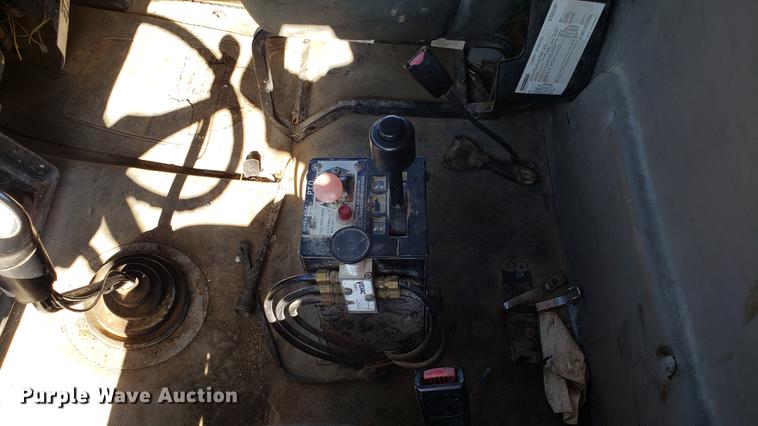 image for item DF3485 2004 Freightliner Business Class M2 dump truck